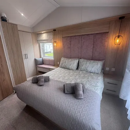 Derwent View Luxury Side Caravan